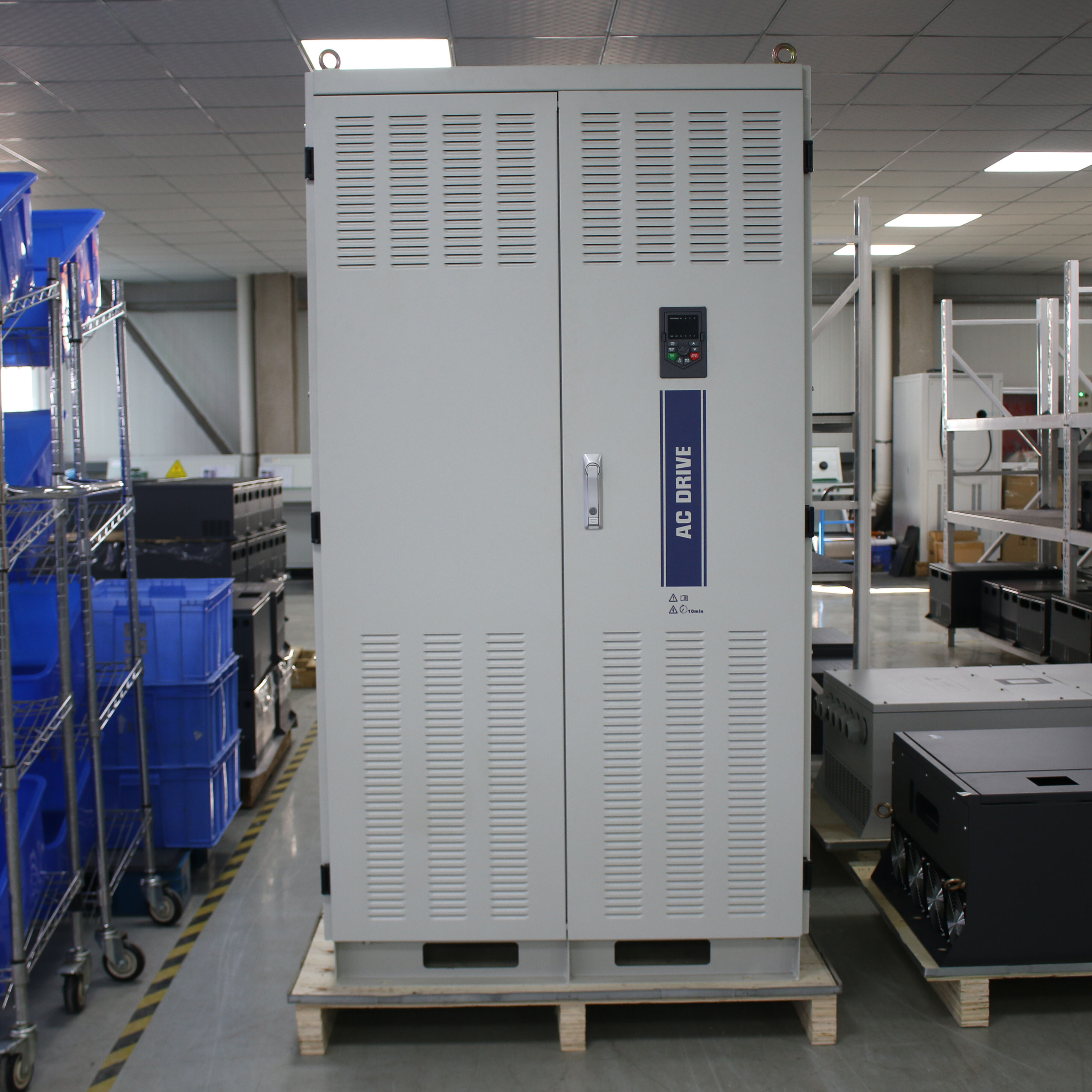 Convertidor de frecuencia de vector de potencia fuerte de tipo gabinete de entrada lg300a 690v